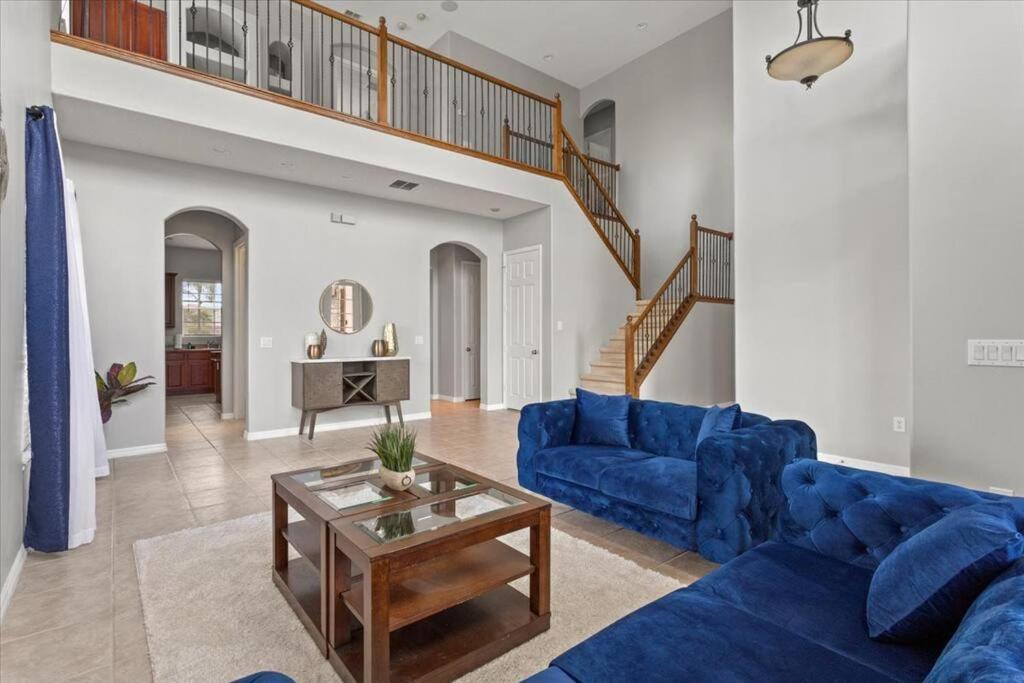 MONTHLY STAYS!✰ Lakefront ↠ Gated Pool Home 올랜도 외부 사진