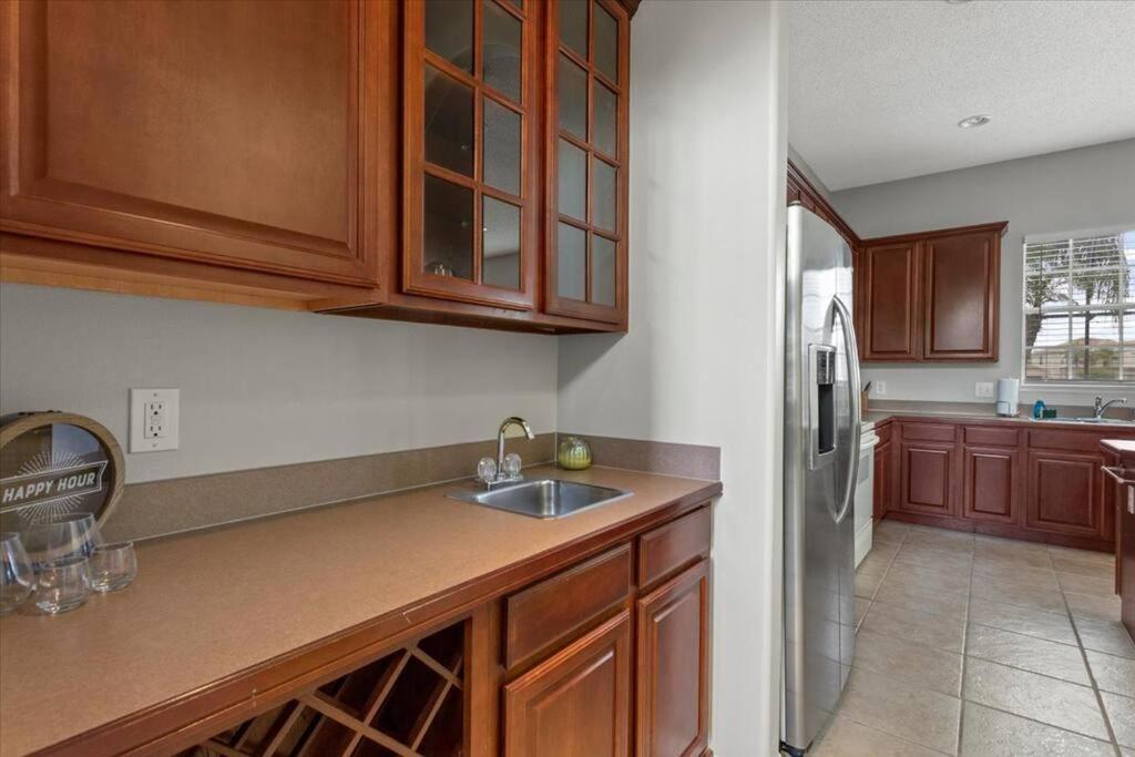 MONTHLY STAYS!✰ Lakefront ↠ Gated Pool Home 올랜도 외부 사진