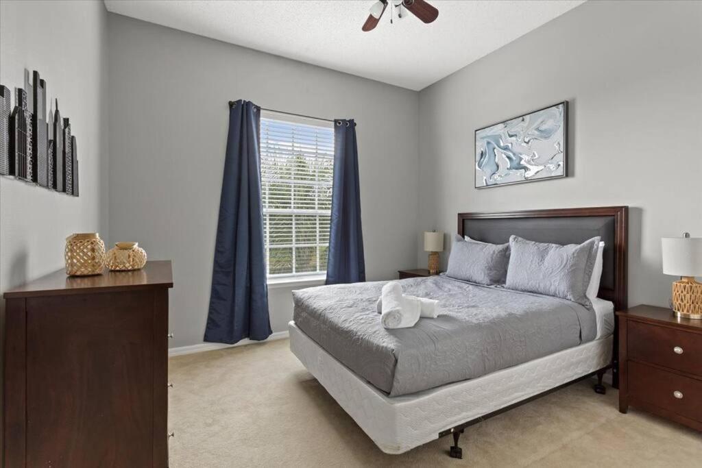 MONTHLY STAYS!✰ Lakefront ↠ Gated Pool Home 올랜도 외부 사진