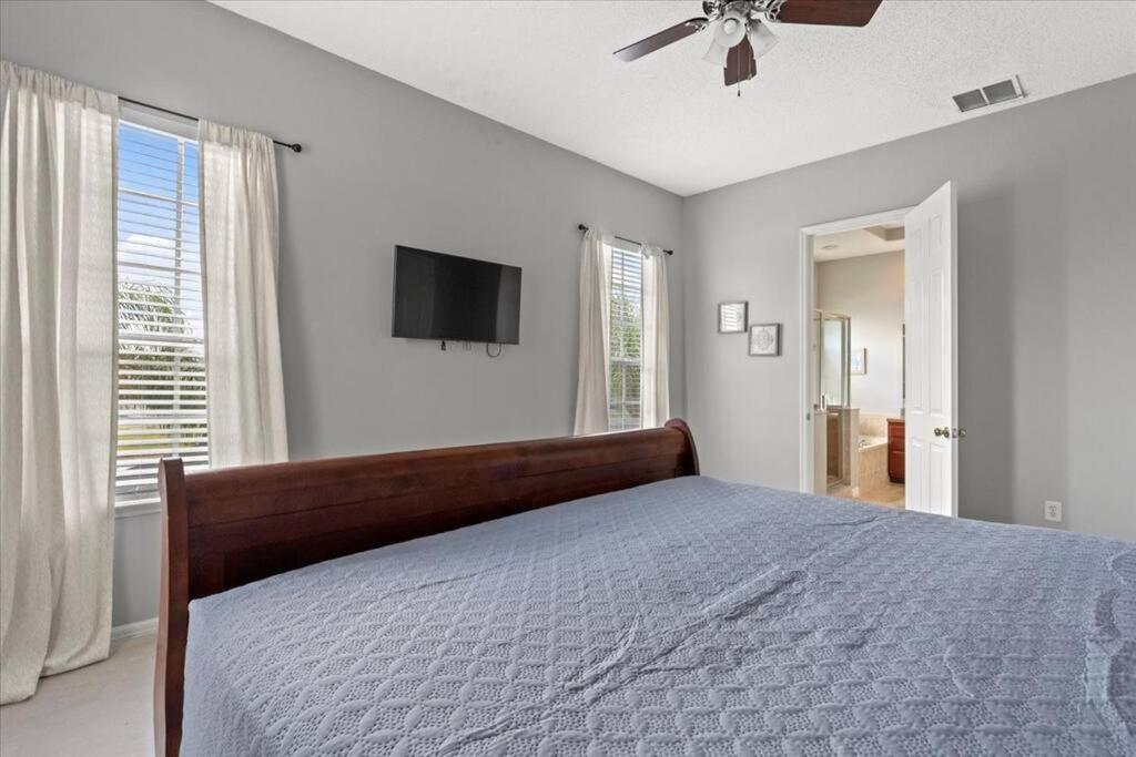 MONTHLY STAYS!✰ Lakefront ↠ Gated Pool Home 올랜도 외부 사진